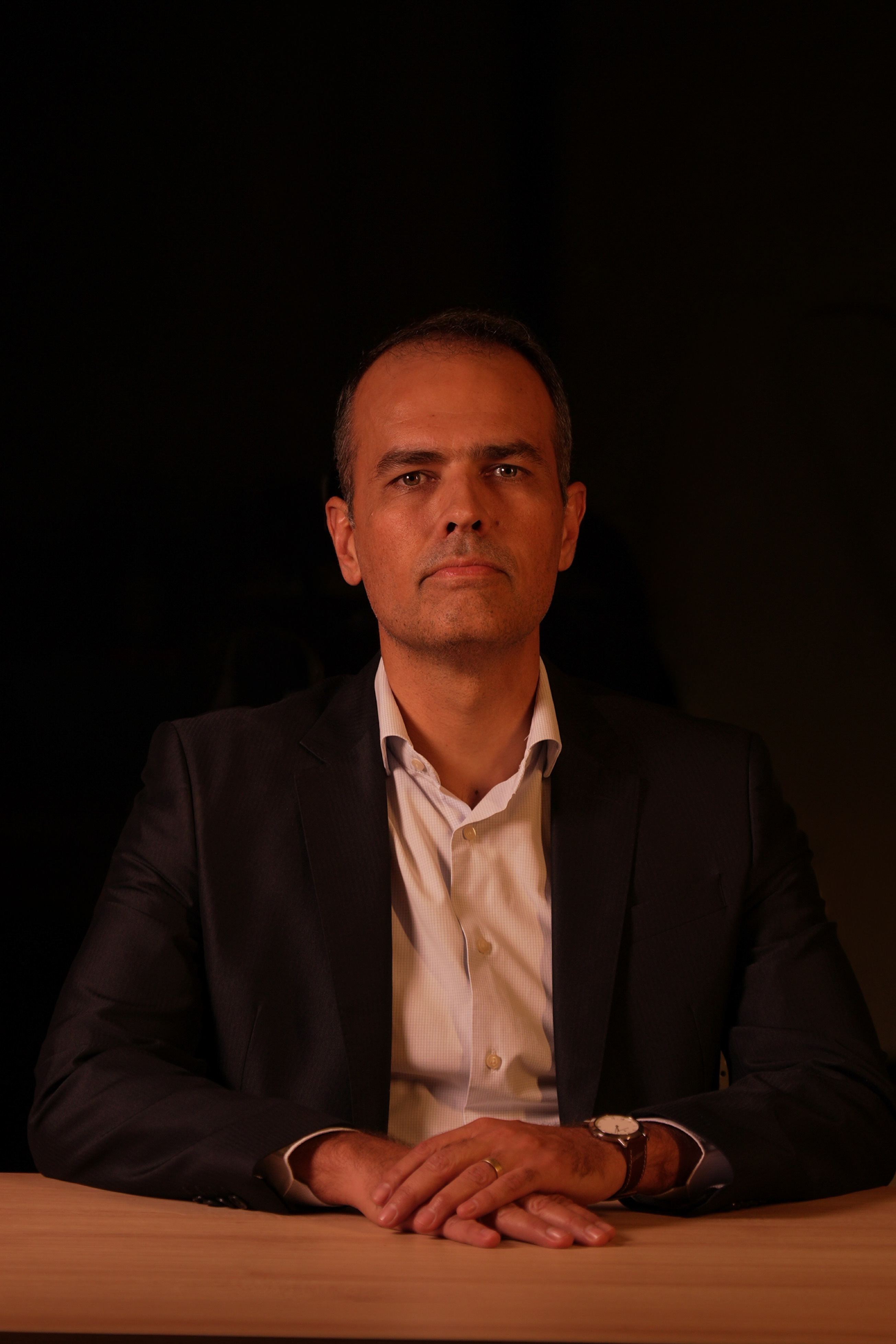 Professor Fernando Samuel